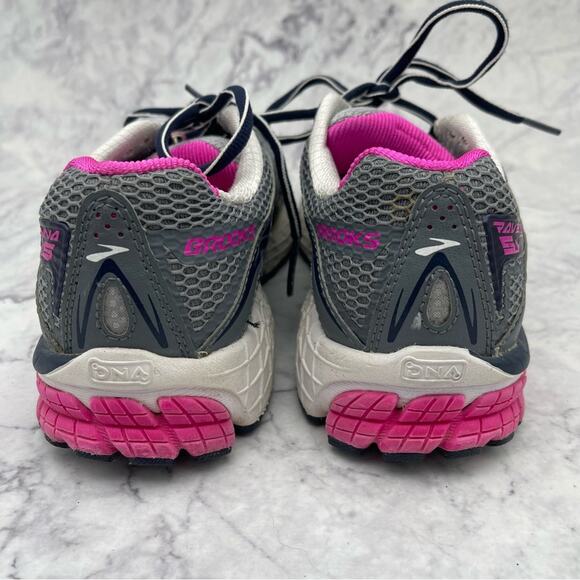 Brooks Ravenna 5 Running Shoes. Size 7.5. In good used condition! - Picture 4 of 9
